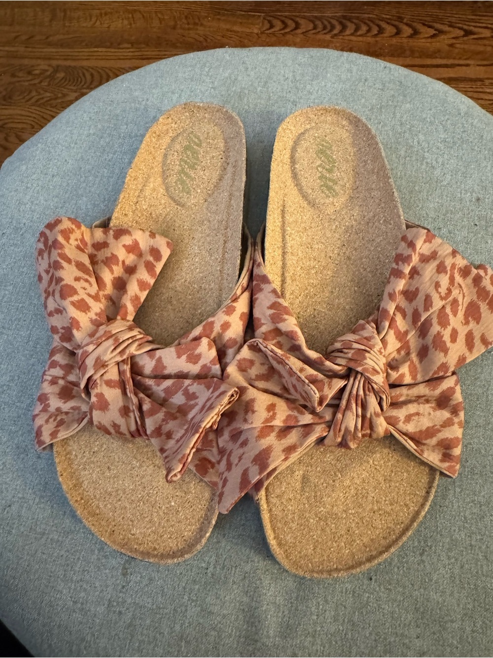 aerie Pink Leopard Bow Slide Sandals